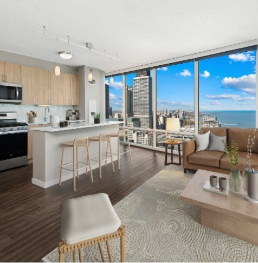 Building Photo - 353 E Ohio St