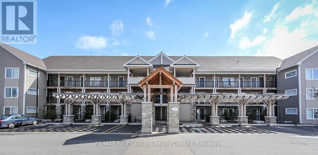 Building Photo - 5 Anchorage Cres
