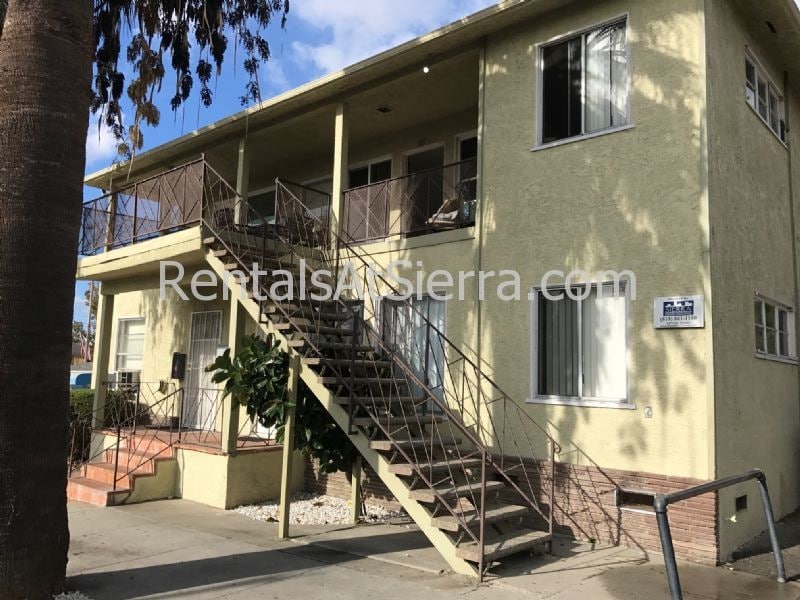 Primary Photo - 1109 Justin Ave