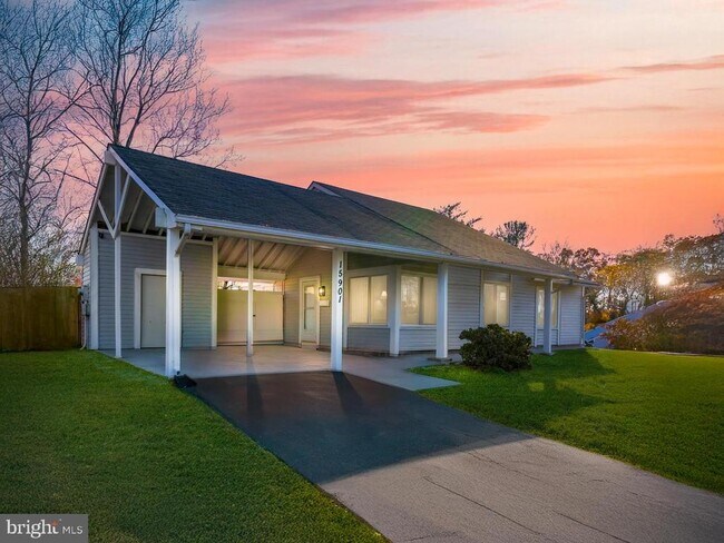 Foto del edificio - 15901 Perkins Ln