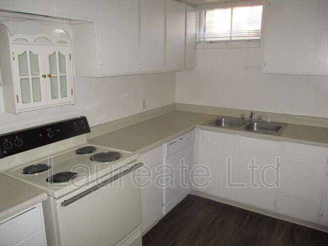 Foto del edificio - 2200 S Cherokee St