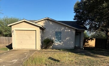 Building Photo - 7206 Archers Coach