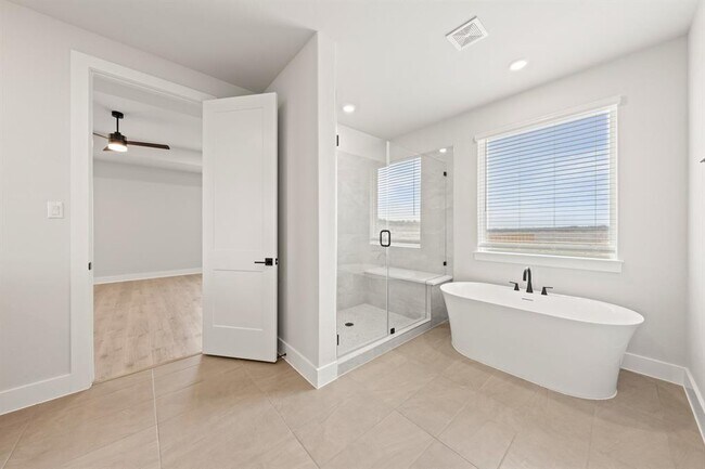 Building Photo - 309 E Luna Blue Ln