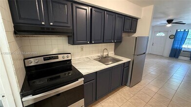 Building Photo - 4940 SW 28th Terrace