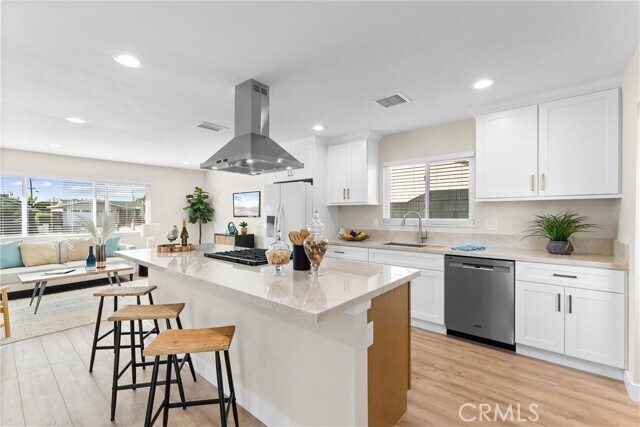 Foto principal - 15542 Mayflower Ln