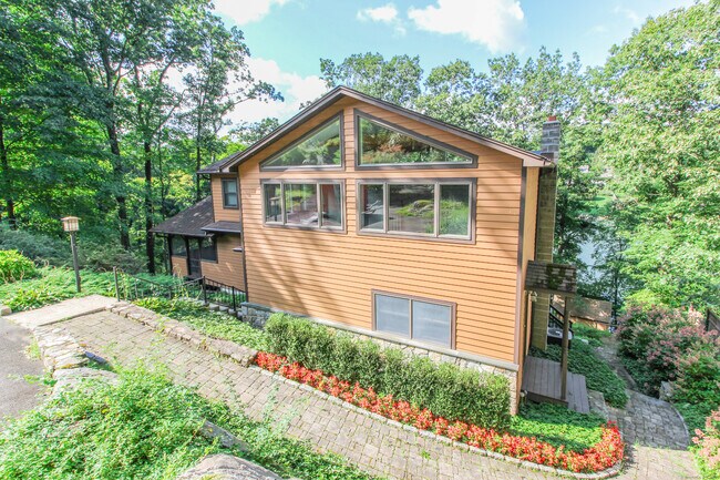 Foto del edificio - 34-40 Forty Acre Mountain Rd