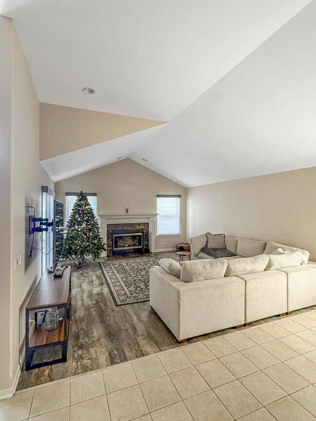 Building Photo - 1387 Prescott Dr