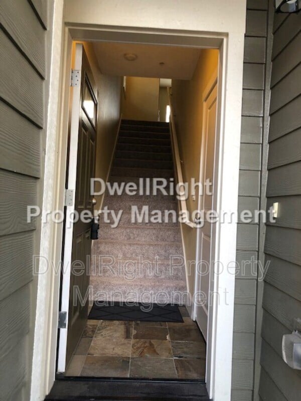 Building Photo - 18485 SW Stepping Stone Dr