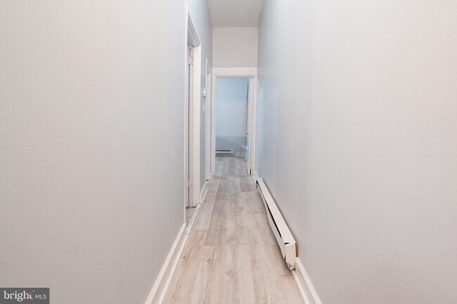 Foto del edificio - 7022 Woodland Ave