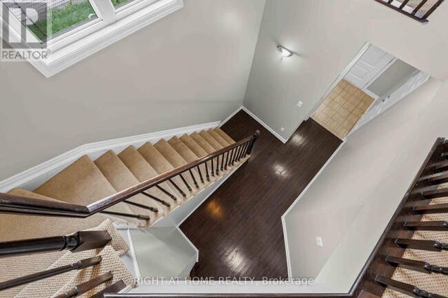 Building Photo - 628 Moorpark Ave