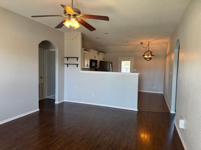 Building Photo - Adorable 3 Bedroom, 2 Bathroom Home for Rent!