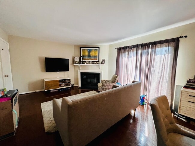 Building Photo - 6046 Bonnie Bern Ct