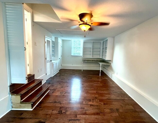Foto del edificio - 302 Rolling Acres Dr