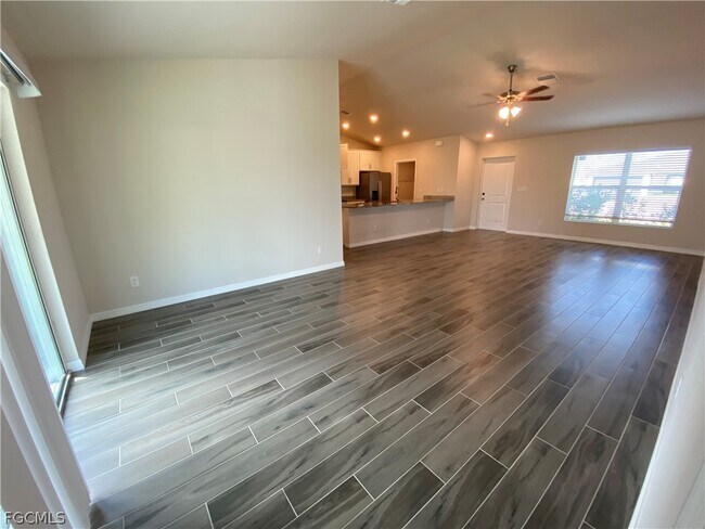 Foto del edificio - 2513 NW 14th Pl