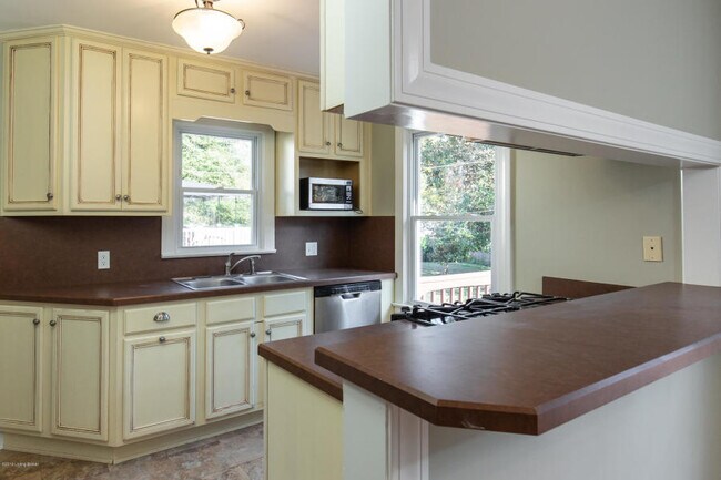 Foto del edificio - 4022 Gloucester Rd