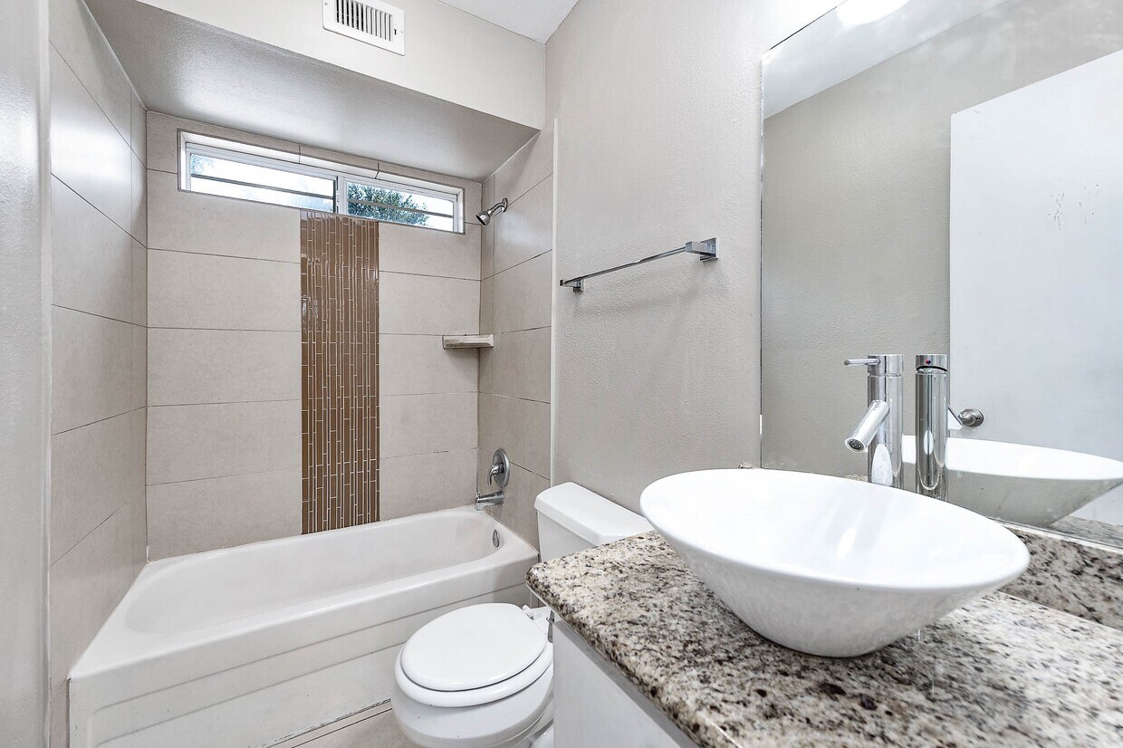 Foto del edificio - 1711 Fourcade St