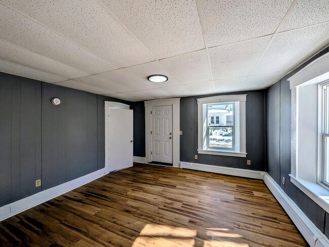 Building Photo - 13-15 Walnut Street Unit 1