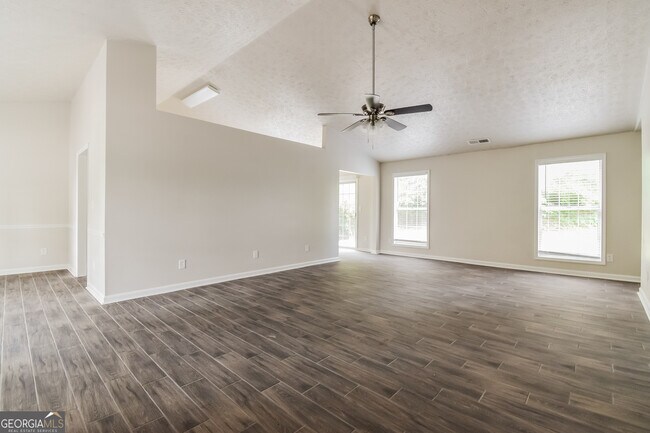 Building Photo - 5858 Mistyview Dr
