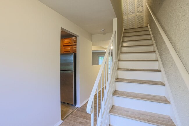 Building Photo - 25 Dorchester Ct