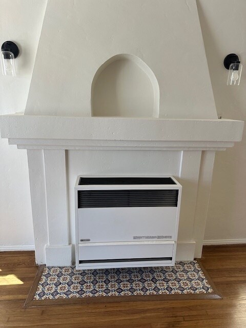 Living room - 4237 Degnan Blvd