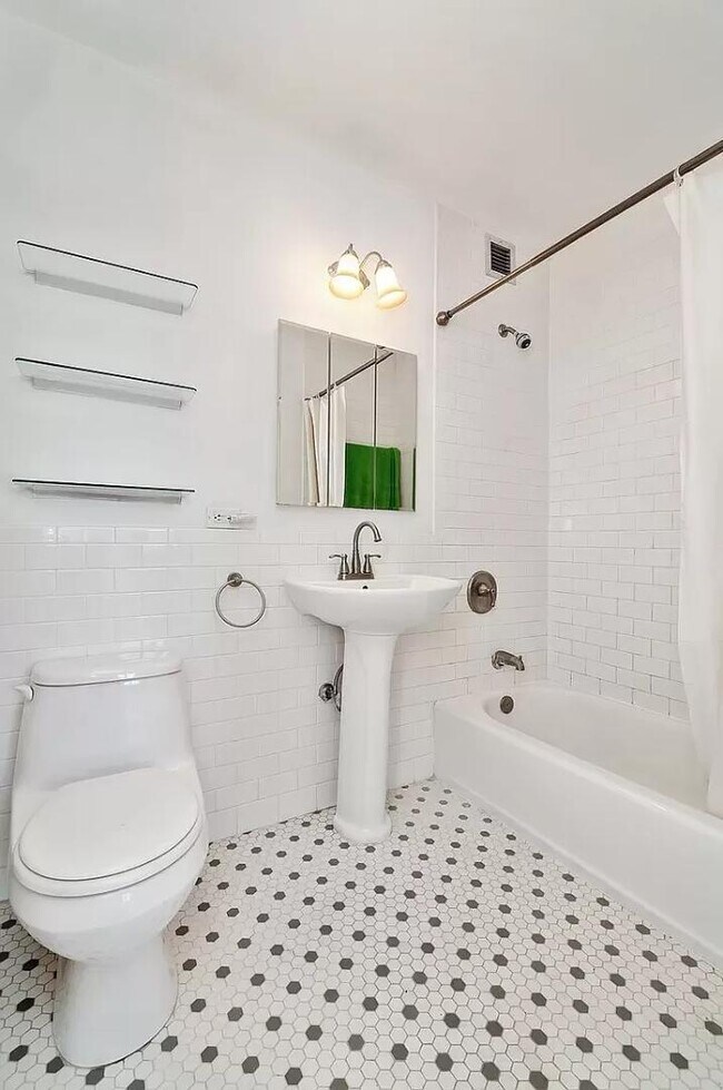 Foto del edificio - 504 W 136th St