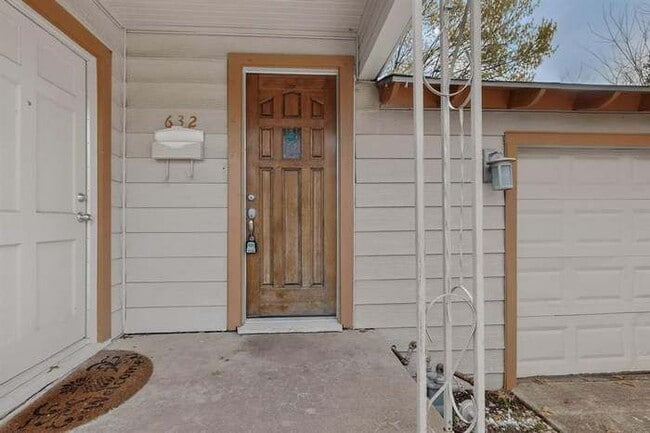 Building Photo - 632 Freeman Dr