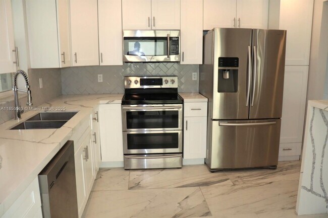 Foto del edificio - 710 SE 22nd Ln