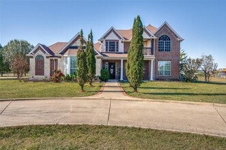 Building Photo - 400 League Rd