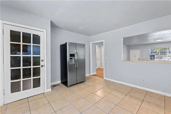 Building Photo - 1415 Eric St SE