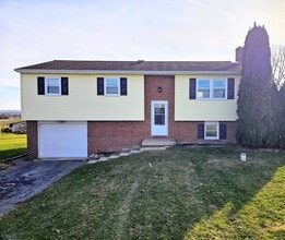 Building Photo - 4 Skyview Ln