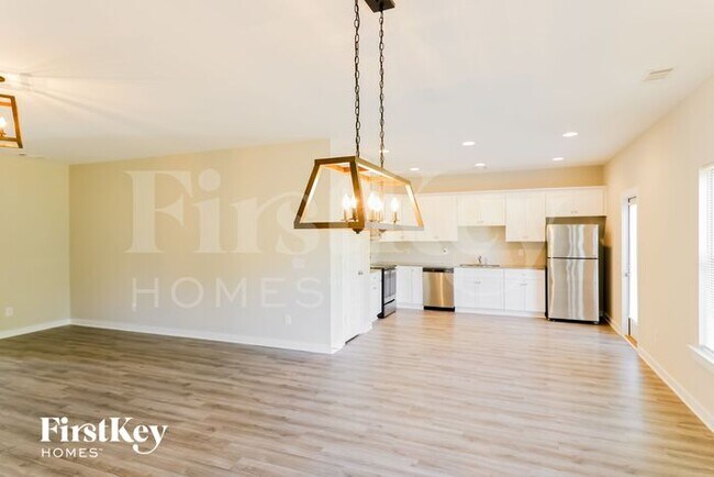 Foto del edificio - 72 Lakewood Ln