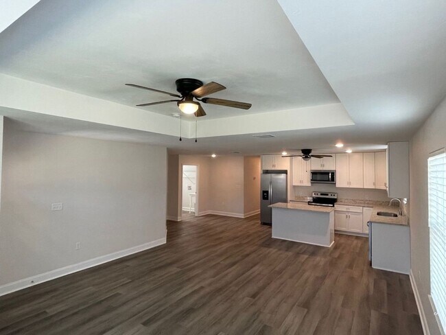 Building Photo - New 3/2 in Turkey Creek