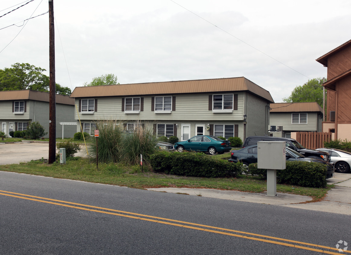 Building Photo - East Coast Palm