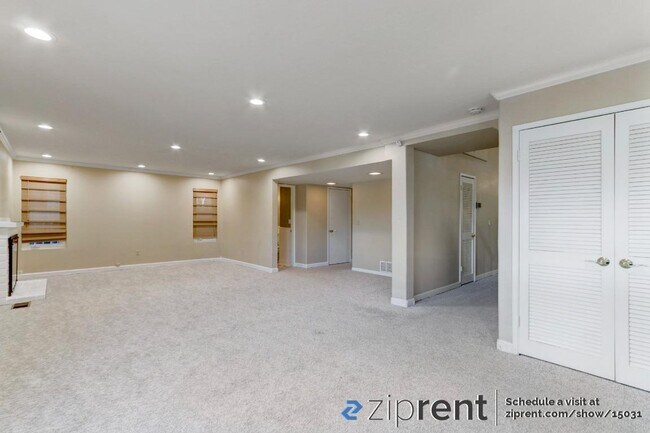 Building Photo - 1665 Hawk Ridge Pl