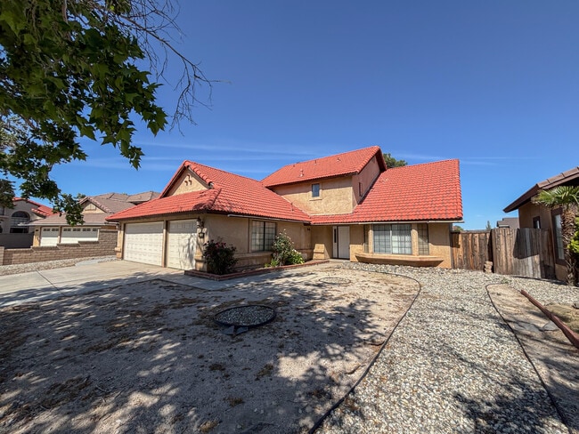 Building Photo - 39360 Longhorn Ct