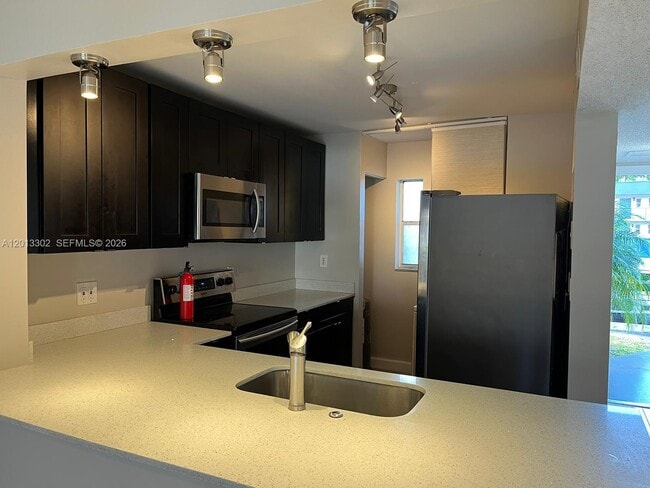 Foto del edificio - 8020 N Colony Cir