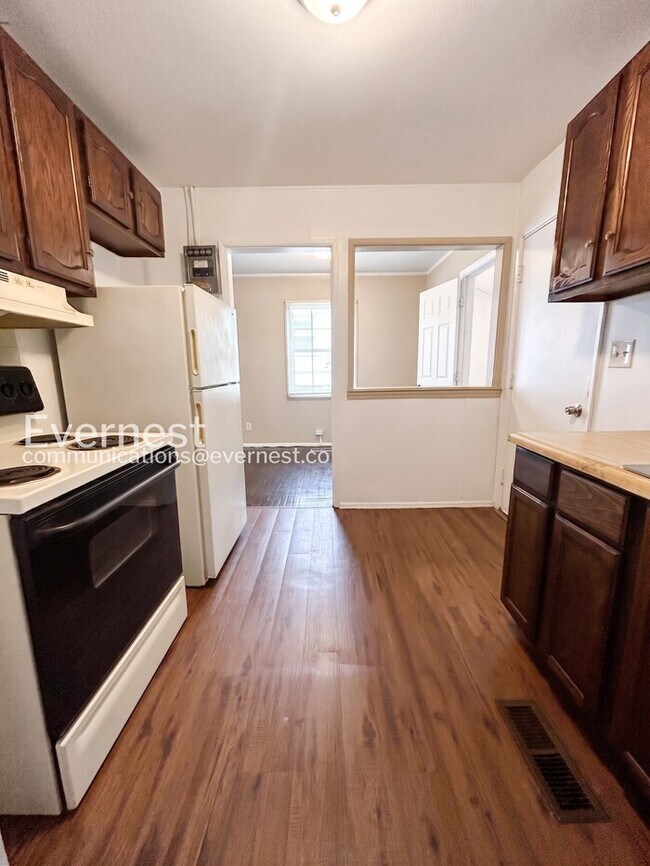 Foto del edificio - 1242 Addison Ave