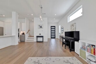 Building Photo - 8706 Ojeman Crk Ln