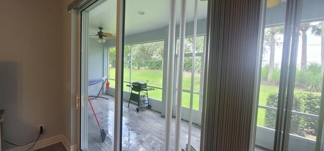 Building Photo - 11483 52nd Ct E