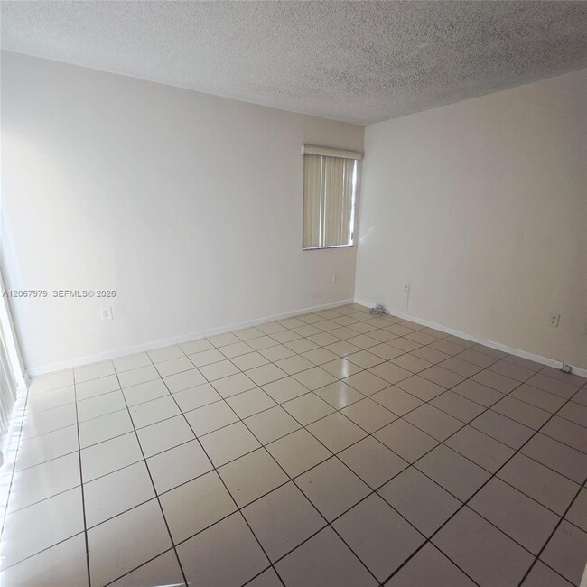 Building Photo - 580 NW 114th Ave