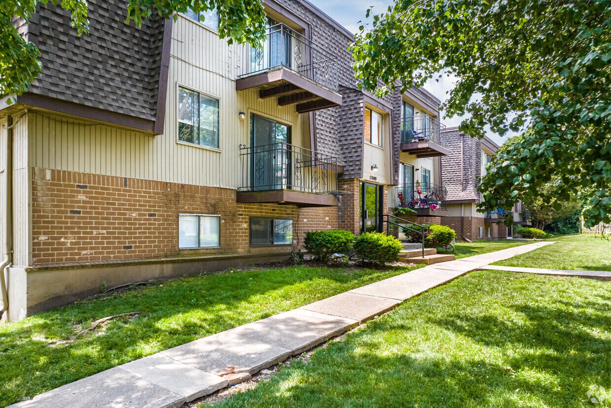 Stoneybrook Apartments 17013 E US Highway 24 Independence, MO