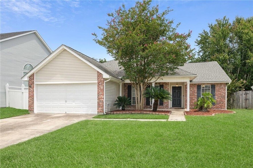 Foto principal - 1032 Sterling Oaks Blvd