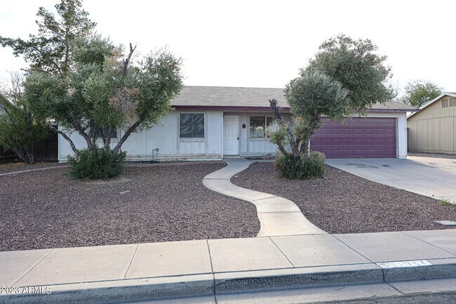 Building Photo - 1047 W Cornell Dr