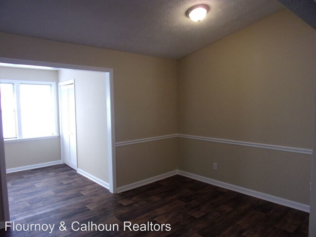 Building Photo - 6 Trestlewood Ct