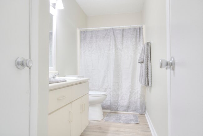 Building Photo - Clinton Place