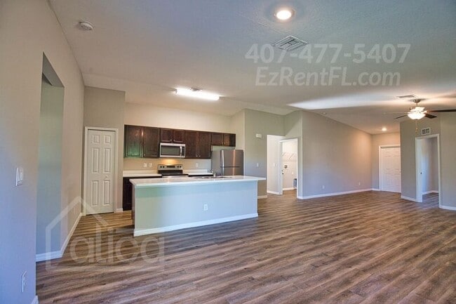 Foto del edificio - 121 Parish Dr