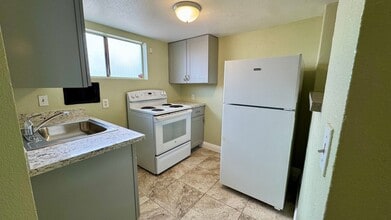 Building Photo - 6225 Casada Way