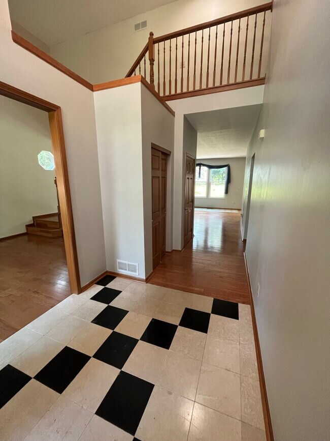 Foto del edificio - 7960 Compton Ct