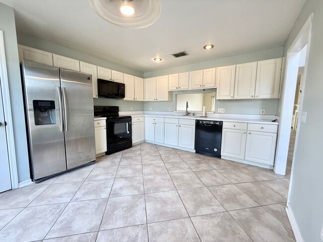 Foto del edificio - $2200 | 3-Bedroom 2.5-Bath Single-Family H...
