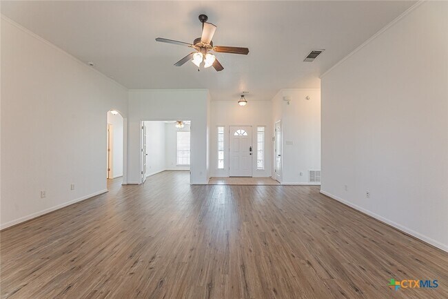 Foto del edificio - 3603 Salt Fork Dr